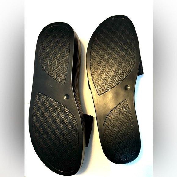 Donald J Pliner platform sandal - Picture 6 of 6